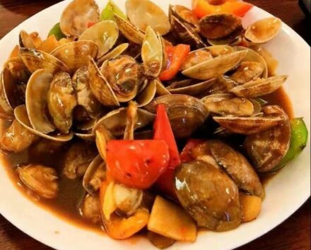 Charcoal BBQ House Hot Clams in Special Sauce 440x354 - Hot Clams in Special Sauce